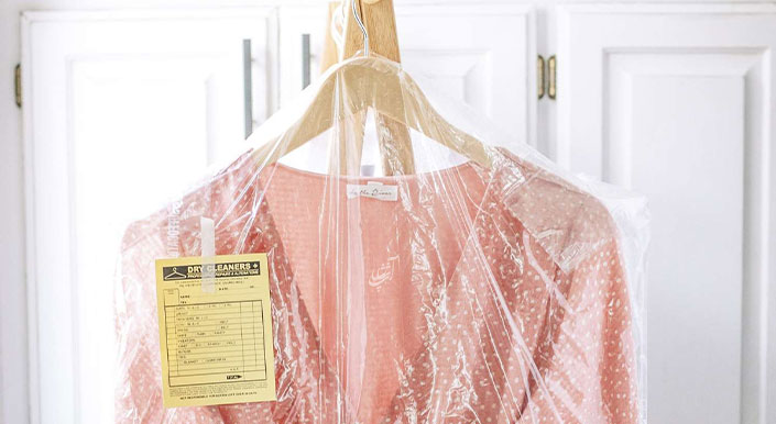 شست و شوی لباس‌­های سنگ دوزی شده را به خشک شویی بسپارید
