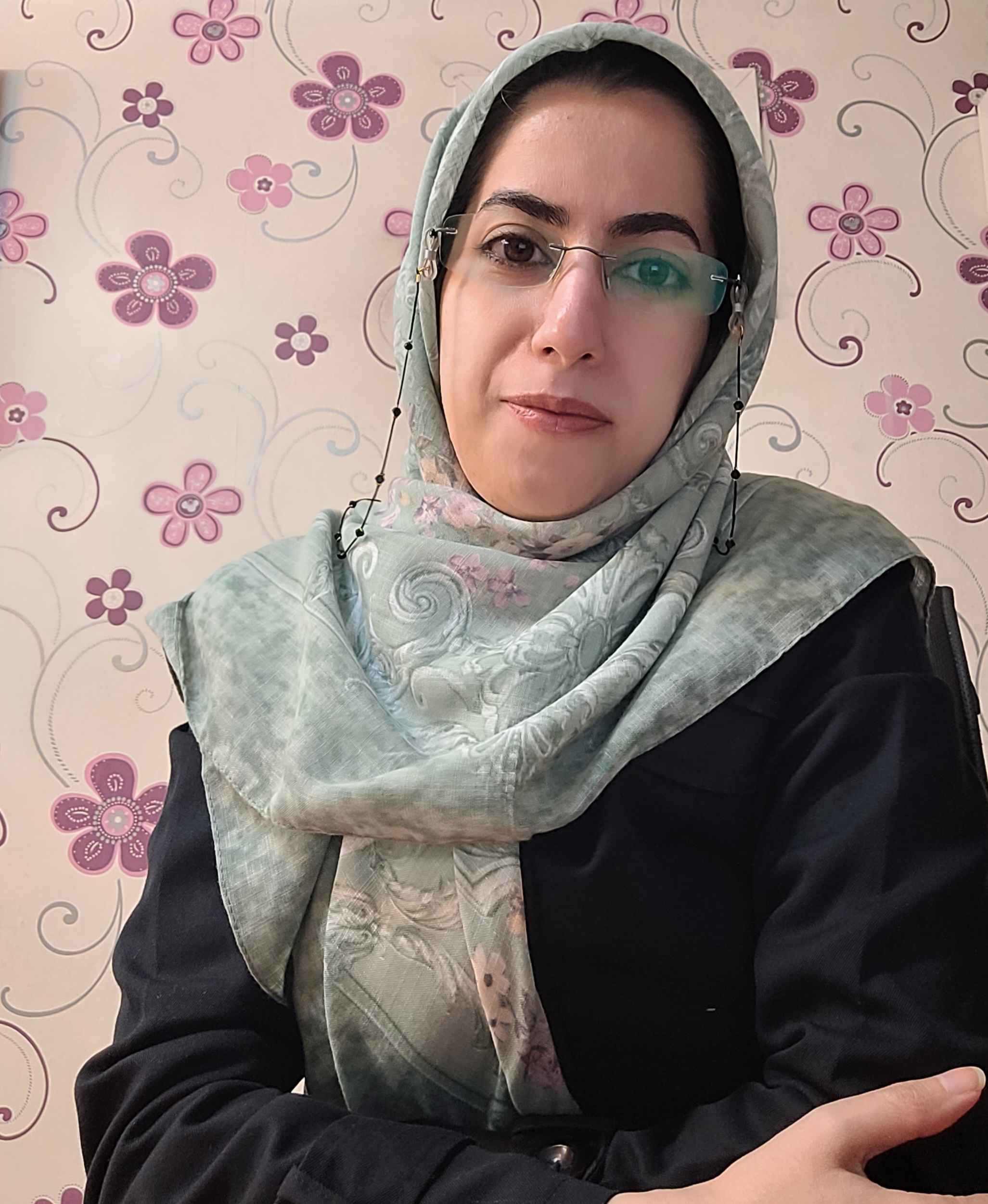 عاطفه کنه — مدیریت شبکه‌های اجتماعی